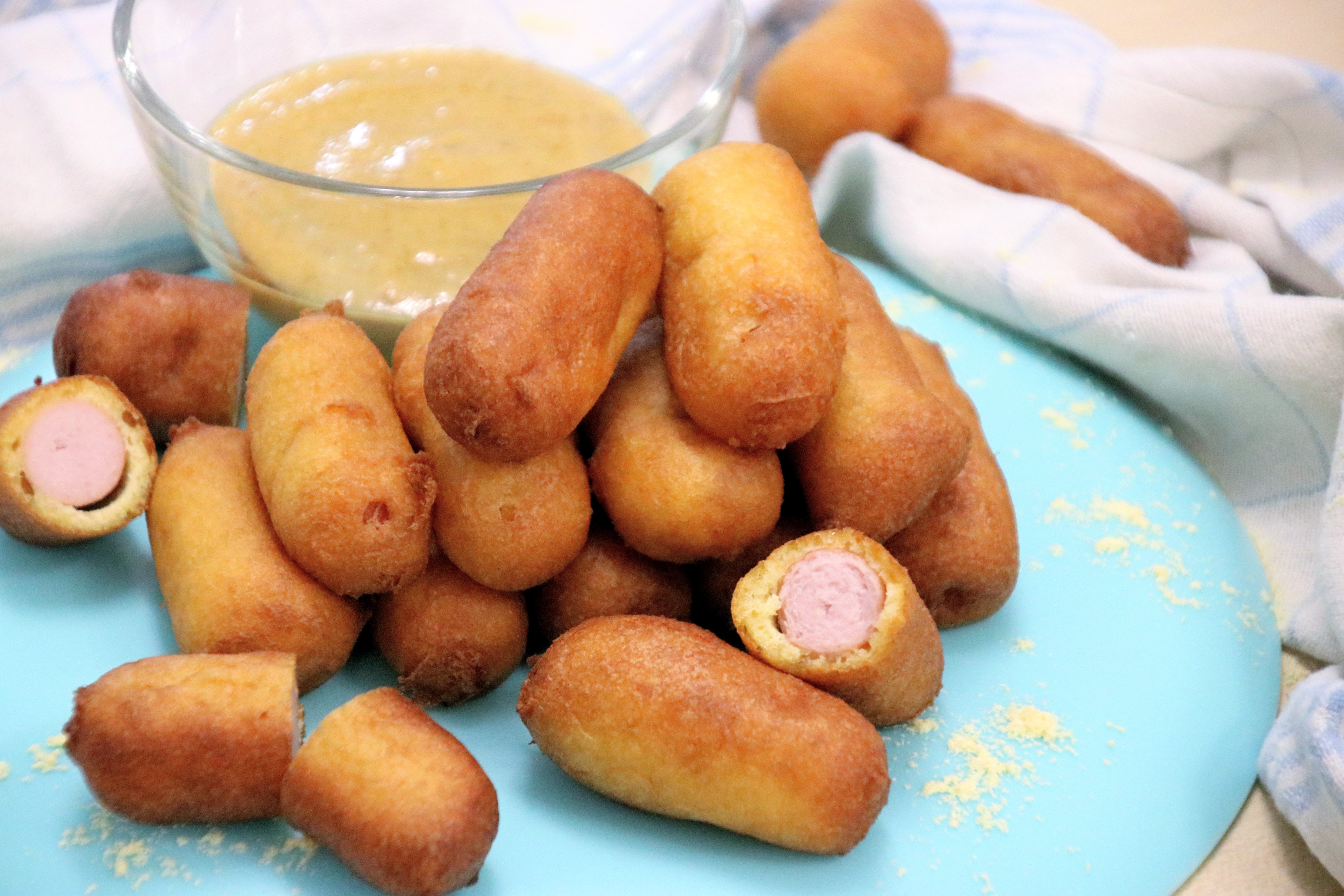 Mini corndogi